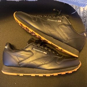 Reebok sneakers worn only twice size 9.5
